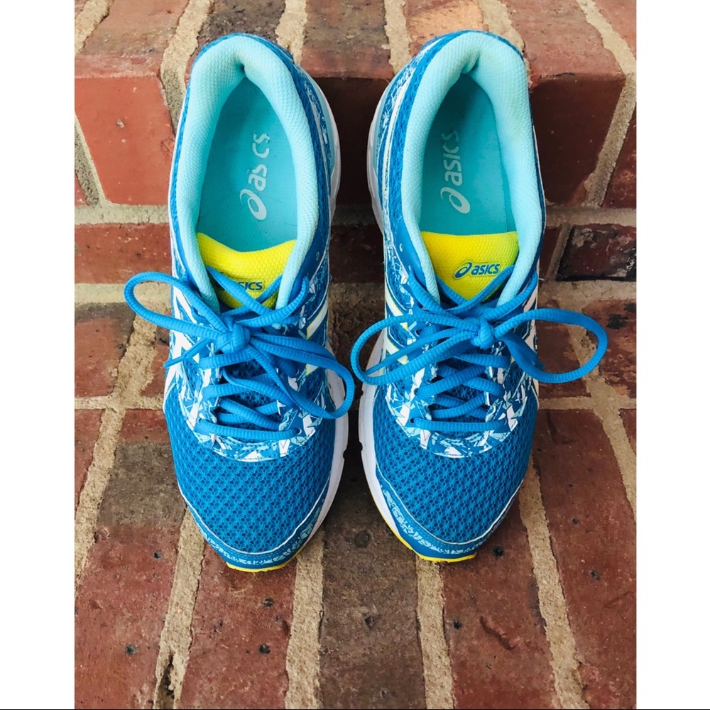 ASICS women’s running shoes